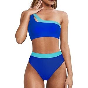 Blue and Teal One-Shoulder Bikini

Aluy's boutique
Women's Swimsuits
